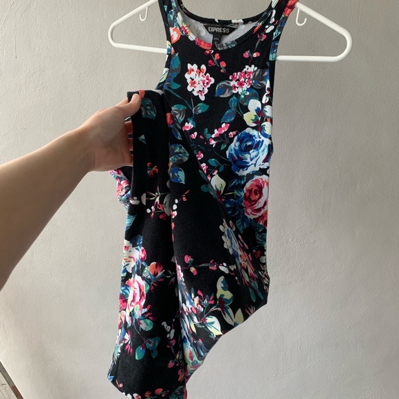 3 for $15. Express midi length flowery dress - Picture 6 of 6